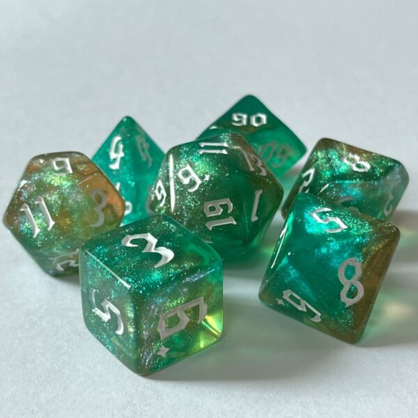 Dice water green + gold